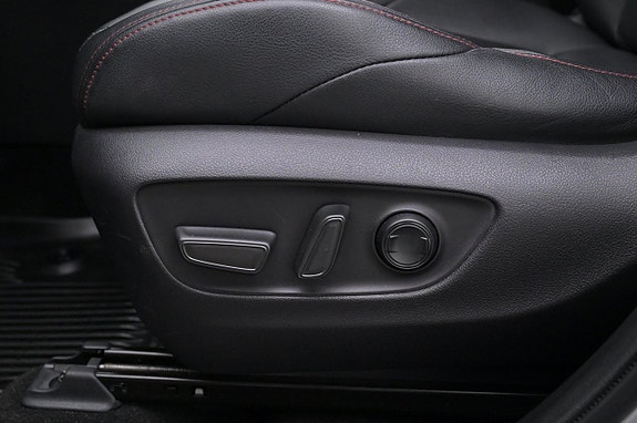 Toyota RAV4 Plug-in Hybrid 12 of 27