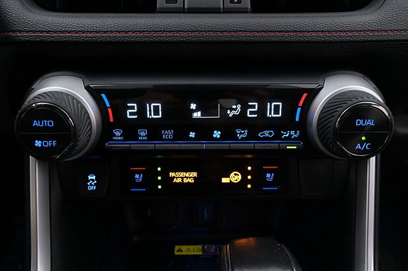 Toyota RAV4 Plug-in Hybrid 18 of 27