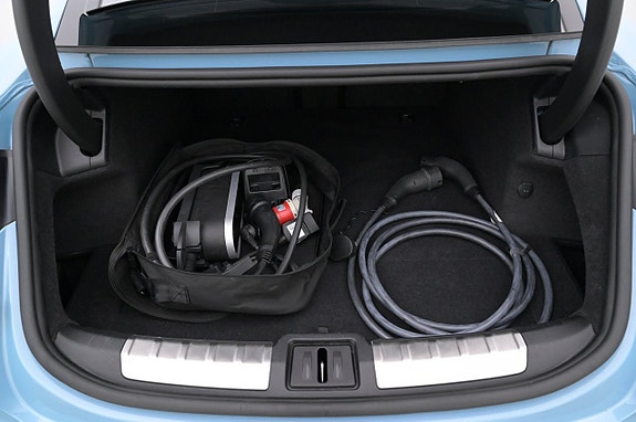 Porsche Taycan 4S 25 of 27