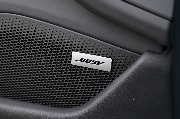 Porsche Taycan 4S 11 of 27