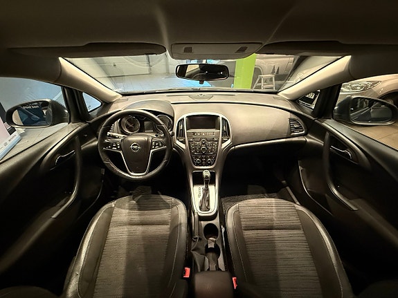 Opel Astra 12 of 13