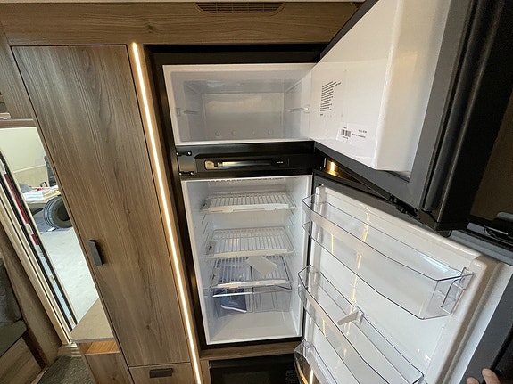 Kabe Royal 600 XL Franskbädd/Alde/Ugn/Året runt standard 8 of 12