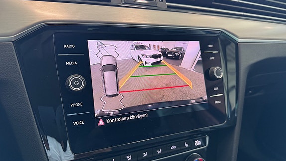 Volkswagen Passat Alltrack 15 of 16