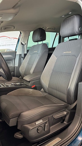 Volkswagen Passat Alltrack 12 of 16