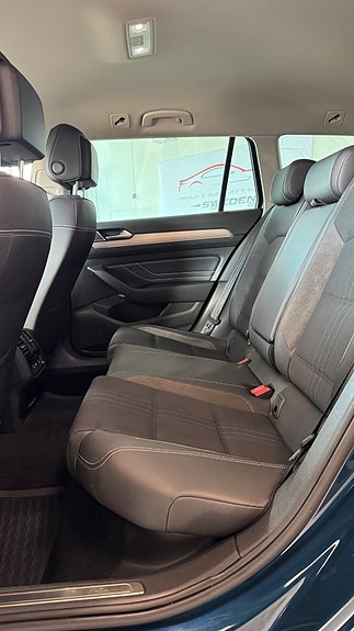 Volkswagen Passat Alltrack 9 of 16