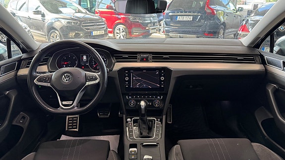 Volkswagen Passat Alltrack 10 of 16