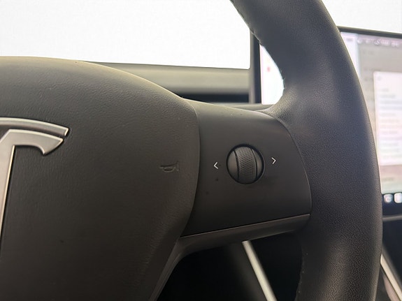 Tesla Model 3 27 of 30