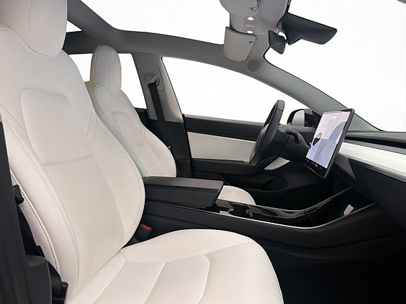 Tesla Model 3 12 of 30