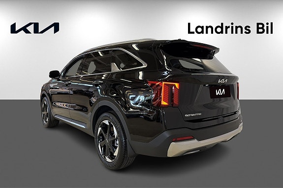 Kia Sorento 6 of 17