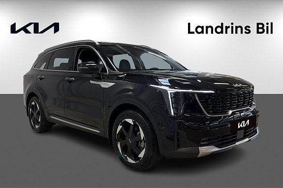 Kia Sorento 3 of 17