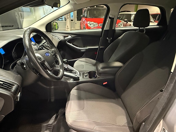 Ford Focus 8 of 12