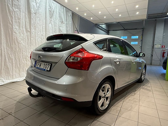 Ford Focus 5 of 12