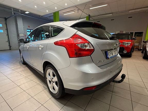 Ford Focus 6 of 12