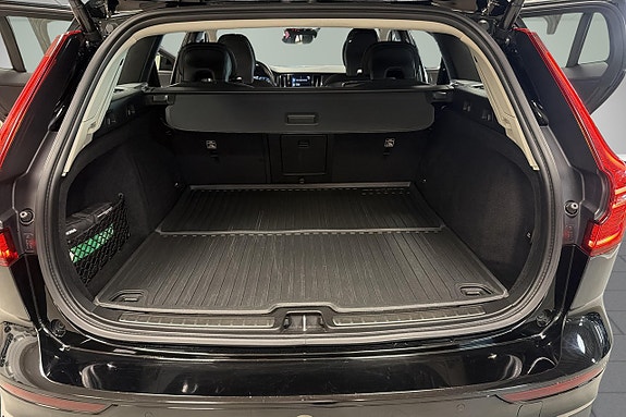 Volvo V60 Cross Country 14 of 25