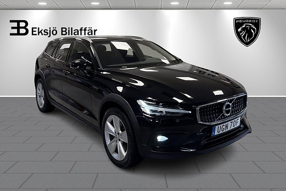 Volvo V60 Cross Country 3 of 25