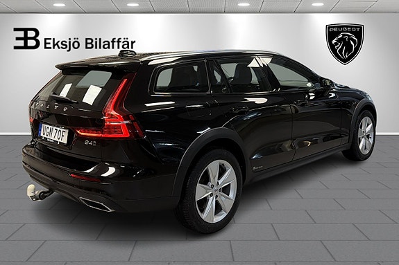 Volvo V60 Cross Country 5 of 25