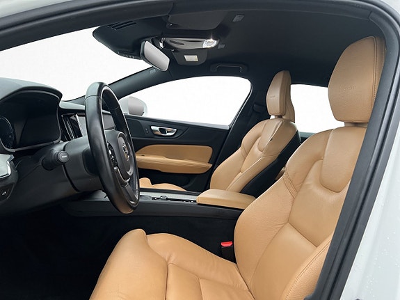 Volvo V60 11 of 30