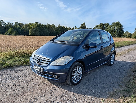 Mercedes-Benz A150 2 of 5