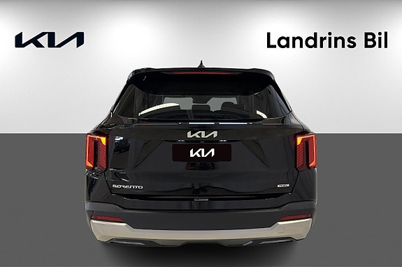 Kia Sorento 5 of 17