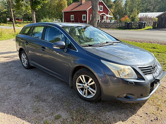 Toyota Avensis 4 of 4