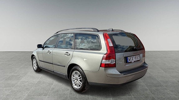 Volvo V50 2 of 9