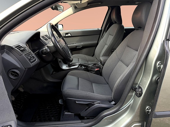 Volvo V50 7 of 9