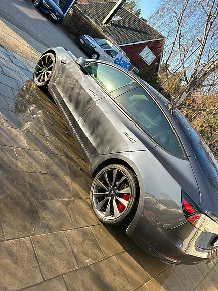 Tesla Model 3 2 of 8