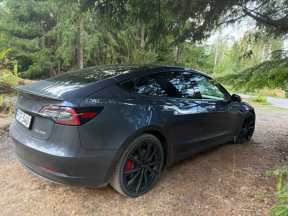 Tesla Model 3 6 of 8