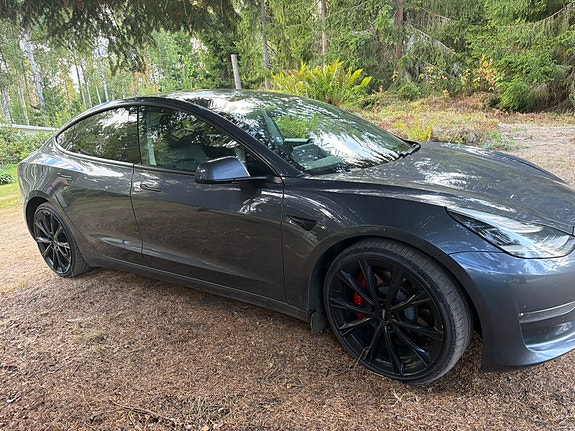 Tesla Model 3 5 of 8