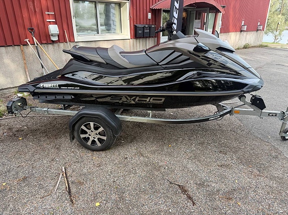 Yamaha Waverunner GP1800 R SVHO 3 of 5