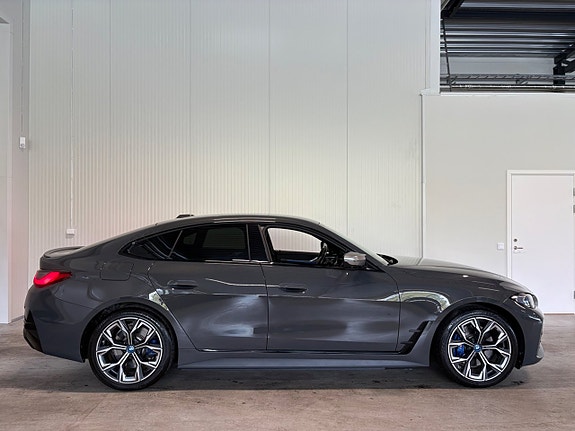 BMW i4 3 of 27