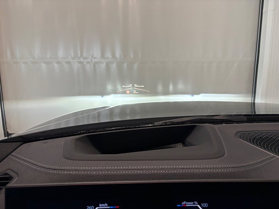 BMW i4 16 of 27