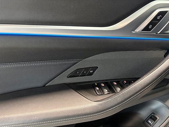 BMW i4 10 of 27
