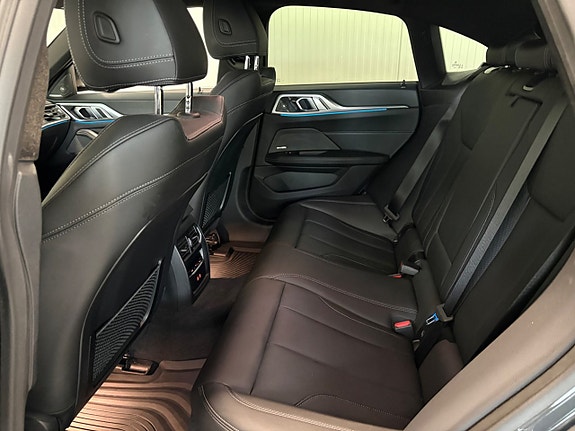 BMW i4 24 of 27