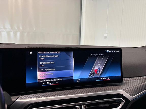 BMW i4 20 of 27