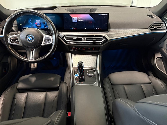 BMW i4 12 of 27