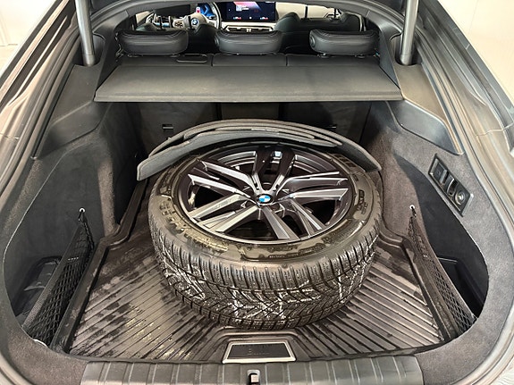 BMW i4 26 of 27