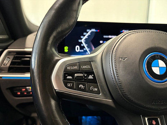 BMW i4 22 of 27
