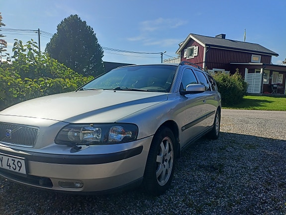 Volvo V70 4 of 9