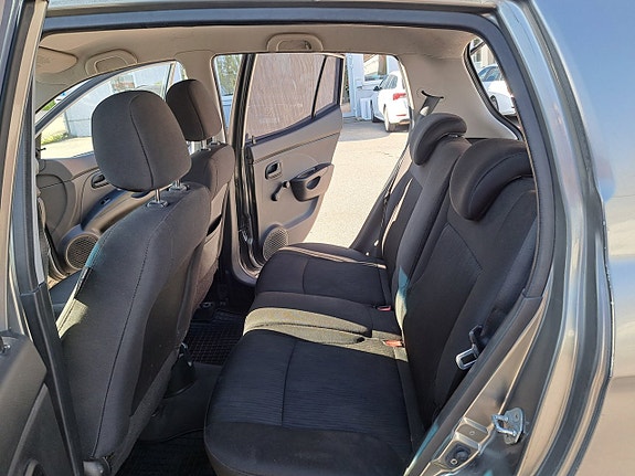 Kia Picanto 12 of 20