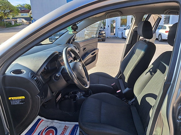 Kia Picanto 14 of 20