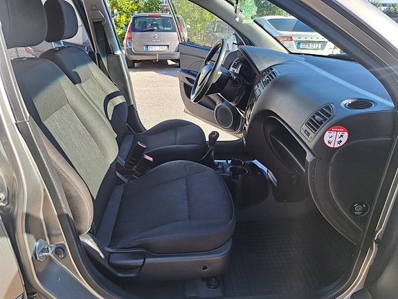 Kia Picanto 11 of 20
