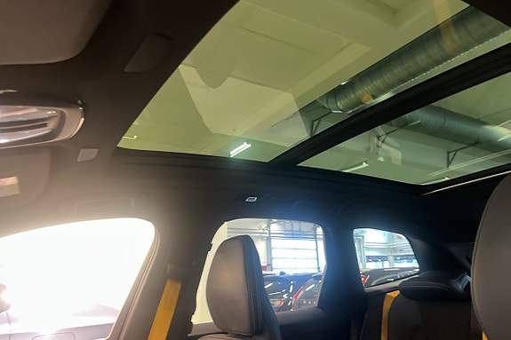 Volvo XC60 10 of 17