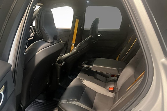 Volvo XC60 16 of 17
