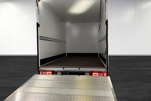 Mercedes-Benz Sprinter 208 5 of 11