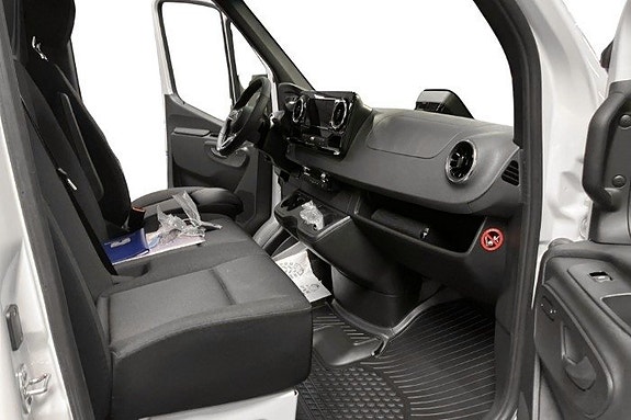 Mercedes-Benz Sprinter 208 9 of 11