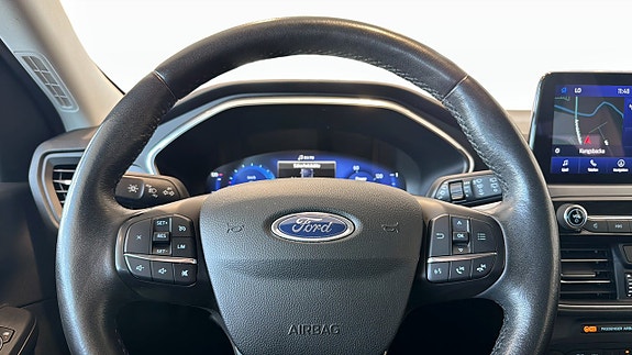 Ford Kuga 12 of 18