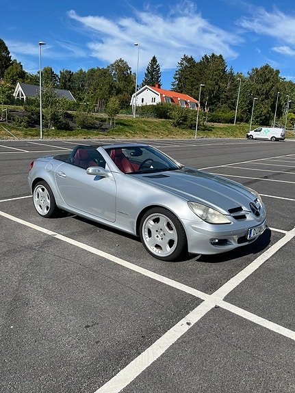 Mercedes-Benz SLK200 3 of 9