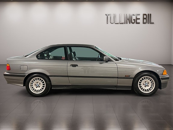 BMW 320i 6 of 22
