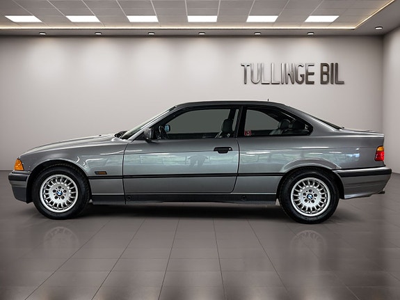 BMW 320i 2 of 22